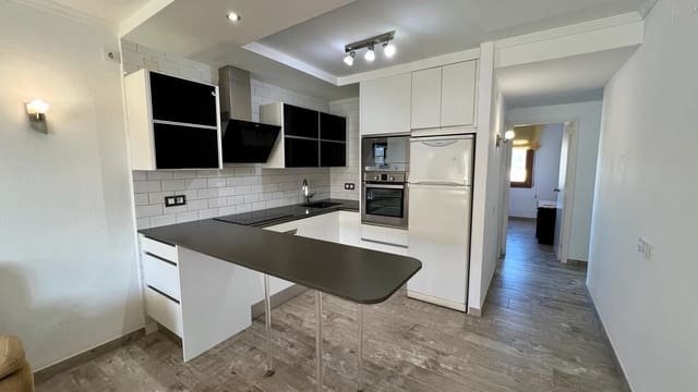 Apartamento de 2 habitaciones en L'Estartit, Torroella de Montgrí en venta con piscina garaje - 275.000 € (Ref: 8117194)