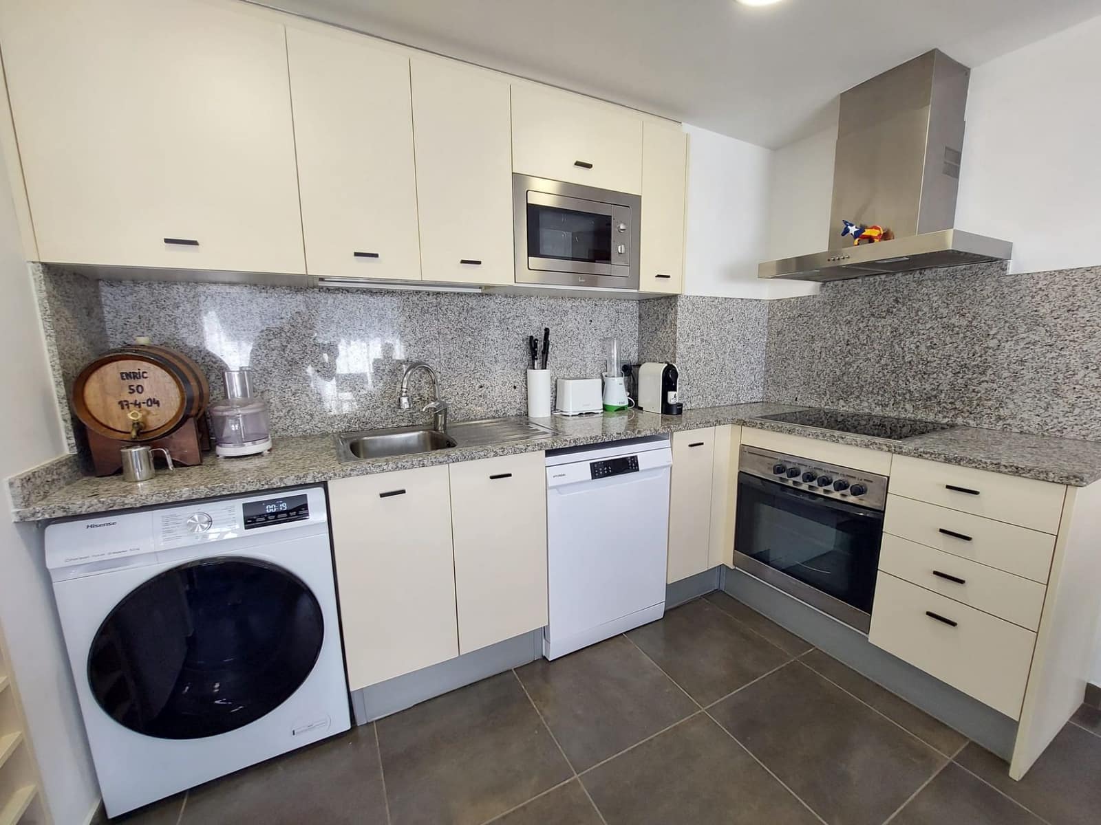 2 soveværelse Lejlighed til salg i L'Estartit med swimmingpool garage - € 275.000 (Ref: 8289053)