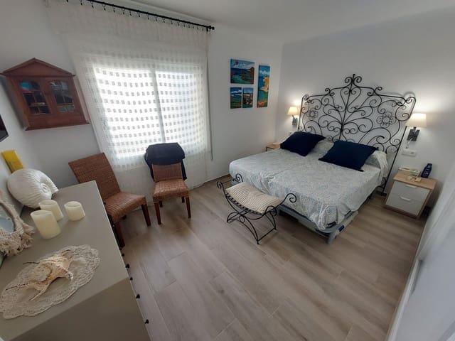 4 bedroom Apartment for sale in L'Estartit, Torroella de Montgrí - € 265,000 (Ref: 8603307)