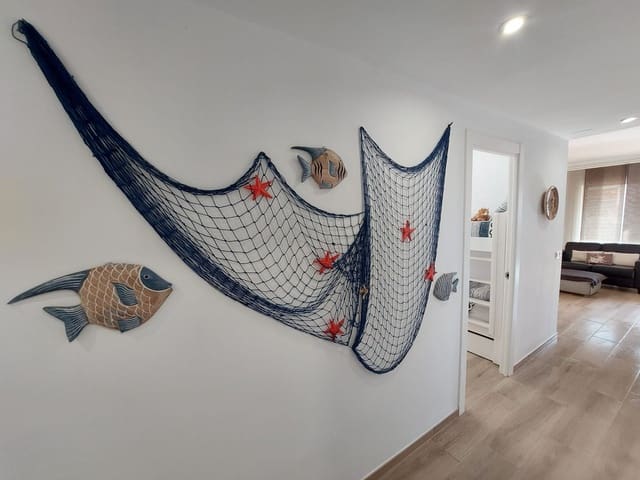 4 bedroom Apartment for sale in L'Estartit, Torroella de Montgrí - € 265,000 (Ref: 8603307)