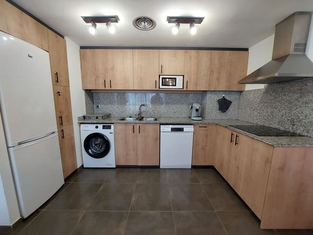 Apartamento de 2 habitaciones en L'Estartit, Torroella de Montgrí en venta con piscina garaje - 249.000 € (Ref: 8755310)