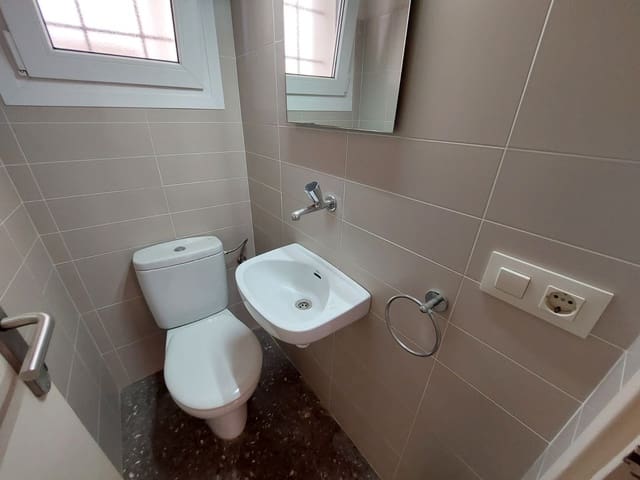 4 bedroom Villa for sale in Torroella de Montgrí with garage - € 275,000 (Ref: 9173220)