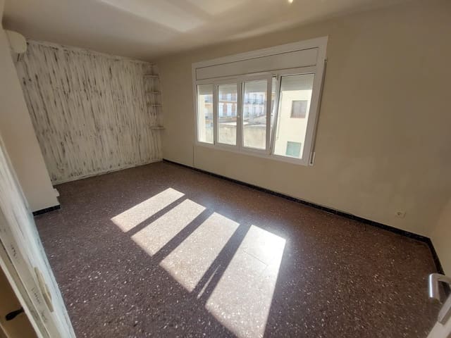 4 bedroom Villa for sale in Torroella de Montgrí with garage - € 275,000 (Ref: 9173220)