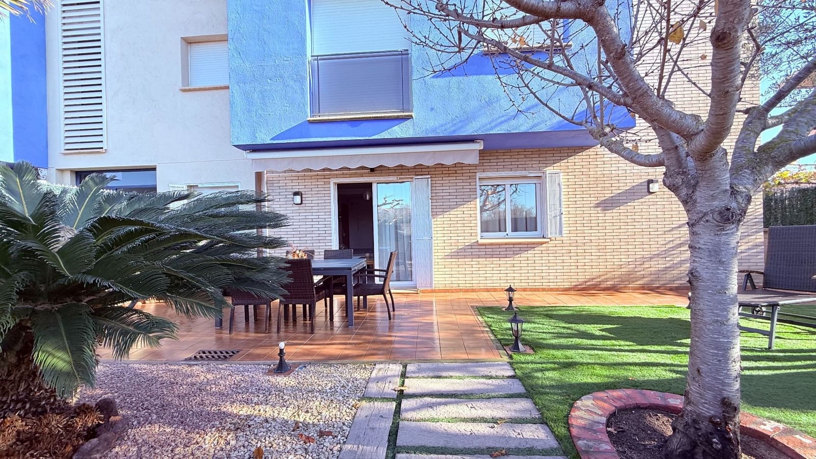 2 bedroom Apartment for sale in L'Estartit with pool garage - € 289,900 (Ref: 9530382)