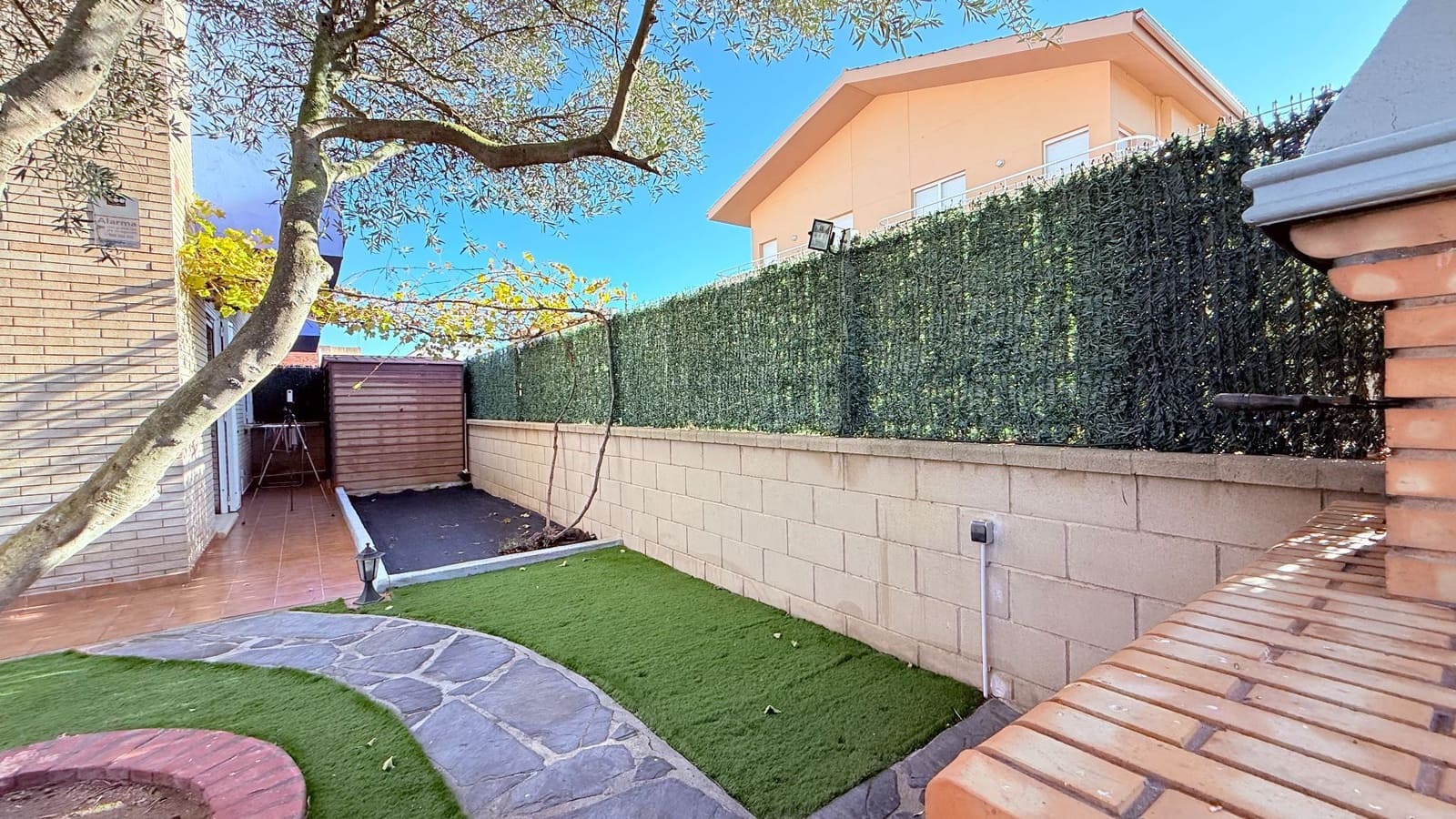 2 bedroom Apartment for sale in L'Estartit with pool garage - € 289,900 (Ref: 9530382)