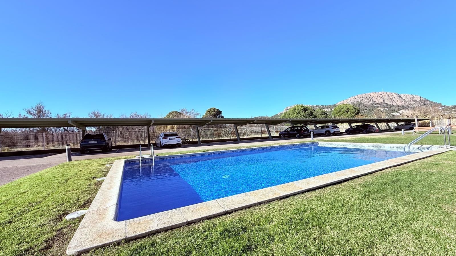 2 bedroom Apartment for sale in L'Estartit with pool garage - € 289,900 (Ref: 9530382)