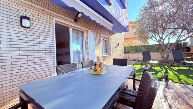 2 slaapkamer Appartement te koop in L'Estartit, Torroella de Montgrí met zwembad garage - € 289.900 (Ref: 9530382)