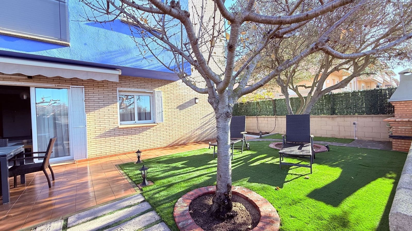 2 bedroom Apartment for sale in L'Estartit with pool garage - € 289,900 (Ref: 9530382)