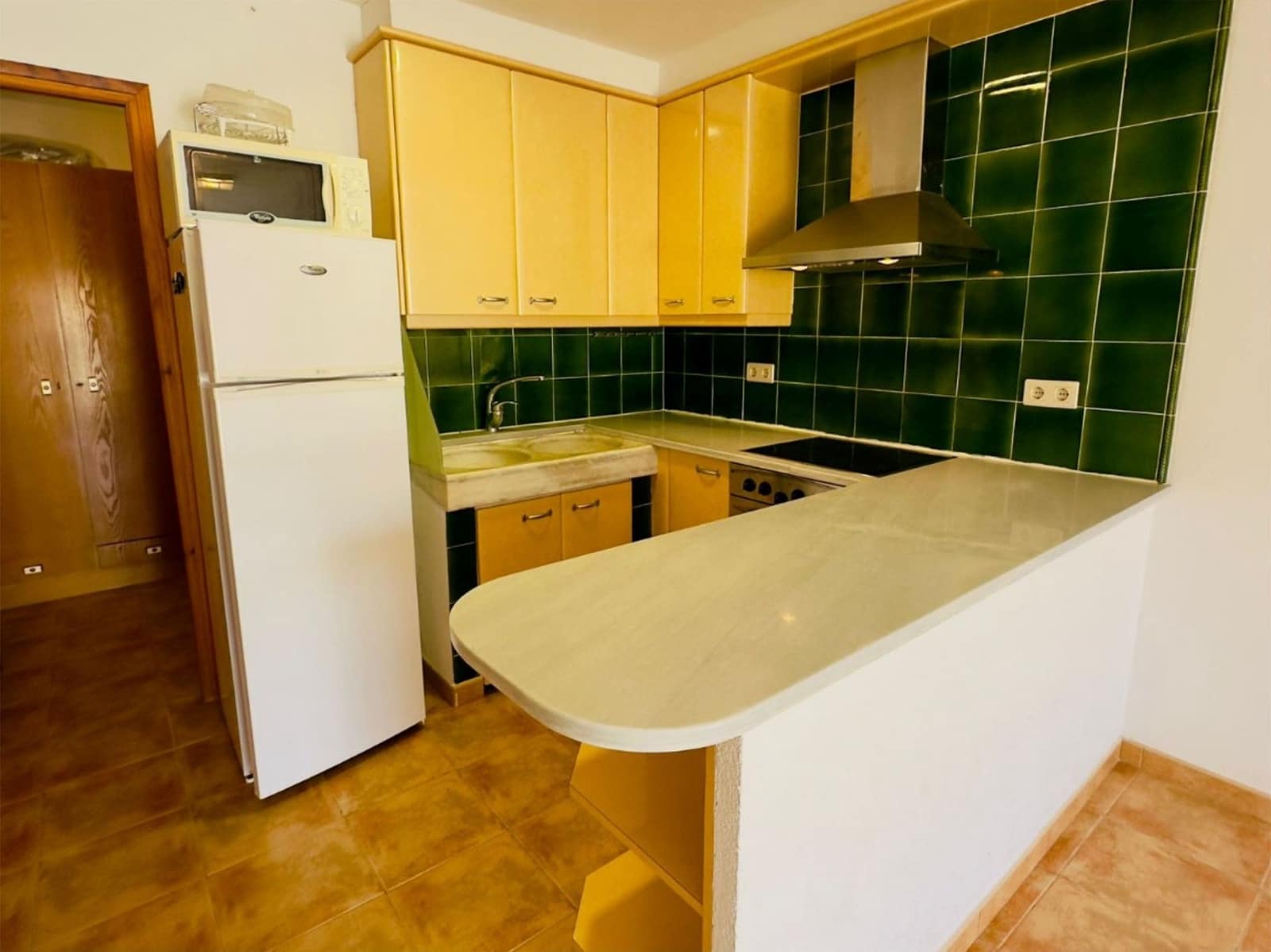 2 slaapkamer Appartement te koop in L'Estartit - € 165.000 (Ref: 9574000)