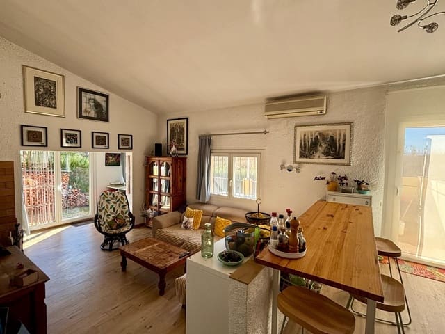 3 soverom Villa til salgs i L'Estartit, Torroella de Montgrí med svømmebasseng garasje - € 449 000 (Ref: 9796644)