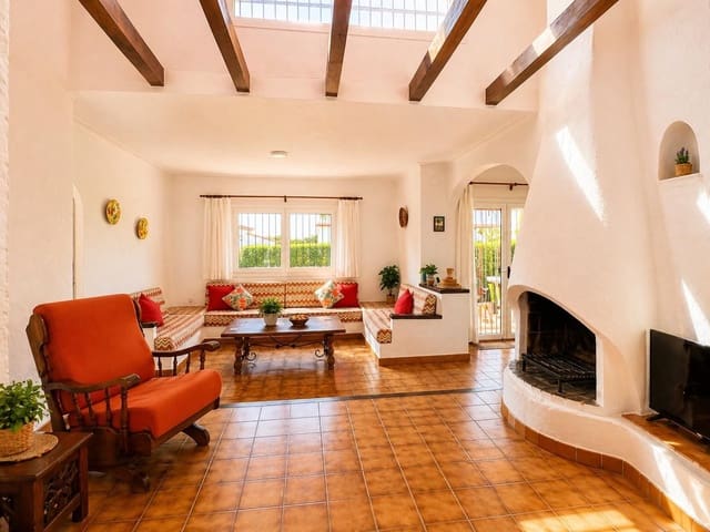 3 chambre Villa/Maison à vendre à L'Estartit, Torroella de Montgrí avec piscine garage - 375 000 € (Ref: 9815601)