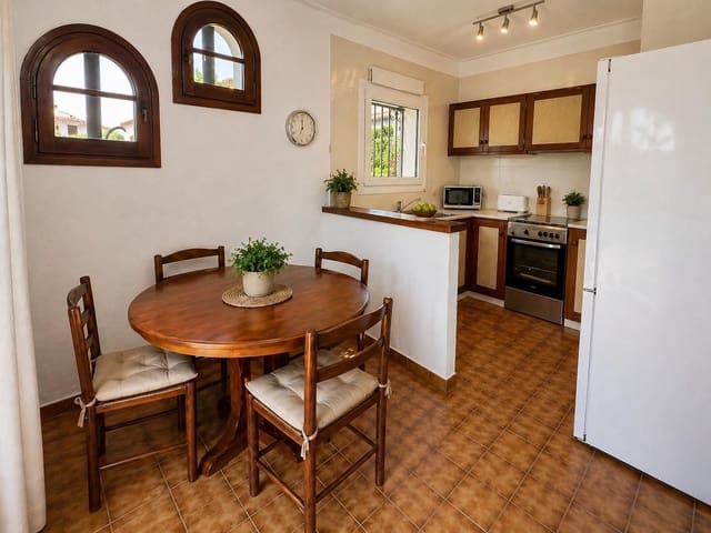 3 chambre Villa/Maison à vendre à L'Estartit, Torroella de Montgrí avec piscine garage - 375 000 € (Ref: 9815601)