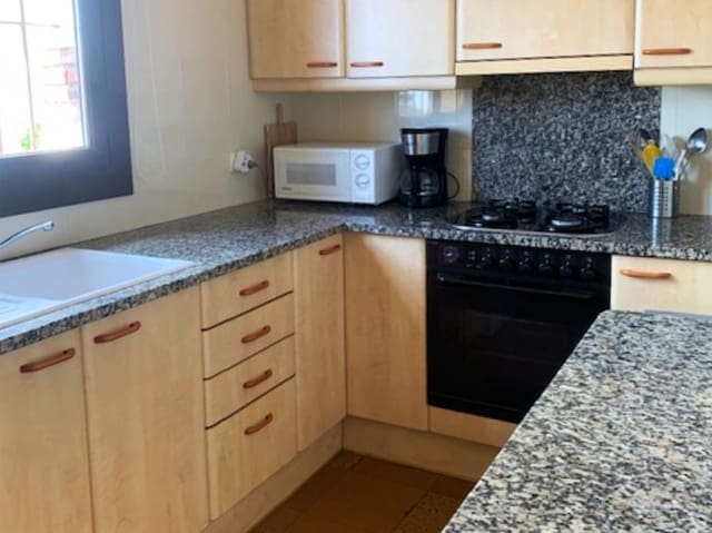 3 sypialnia Willa na sprzedaż w L'Estartit, Torroella de Montgrí z basenem garażem - 425 000 € (Ref: 9835266)