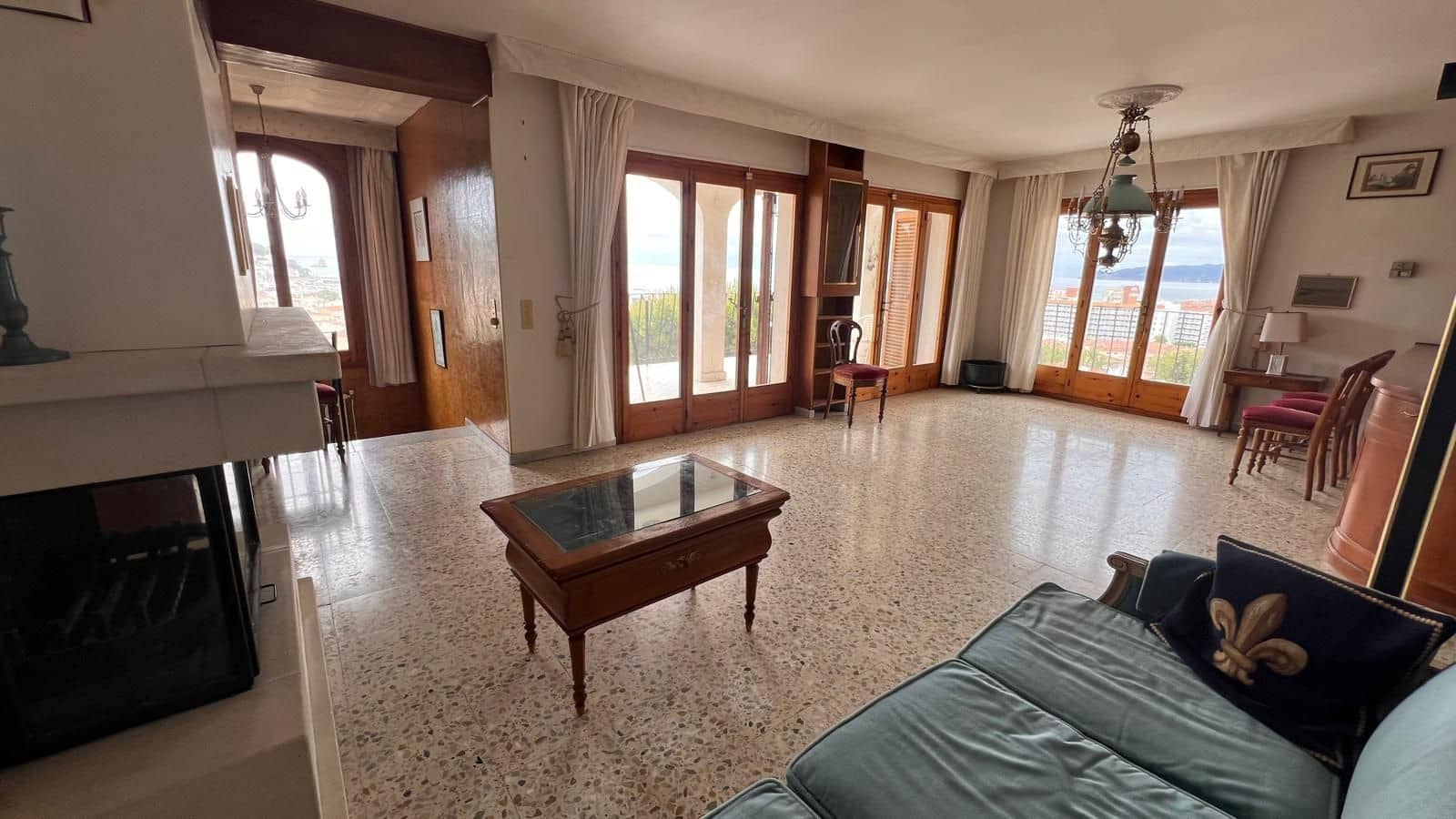 6 bedroom Villa for sale in L'Estartit with garage - € 625,000 (Ref: 9849050)