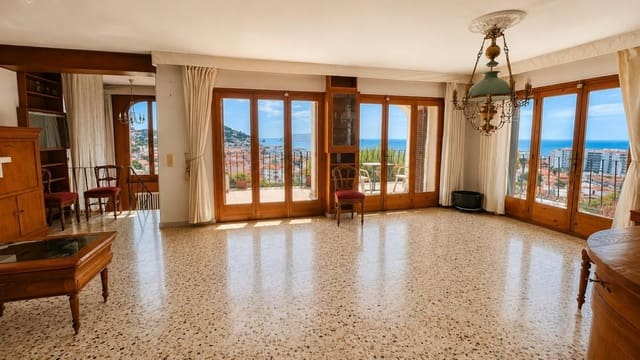 6 sypialnia Willa na sprzedaż w L'Estartit, Torroella de Montgrí z garażem - 625 000 € (Ref: 9849050)