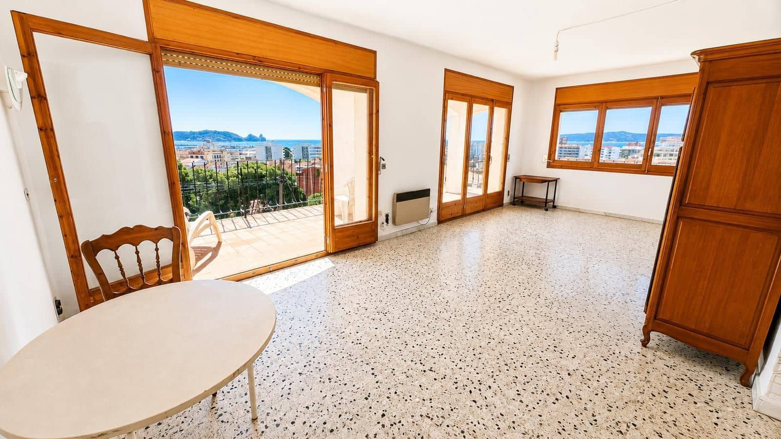 6 bedroom Villa for sale in L'Estartit with garage - € 625,000 (Ref: 9849050)