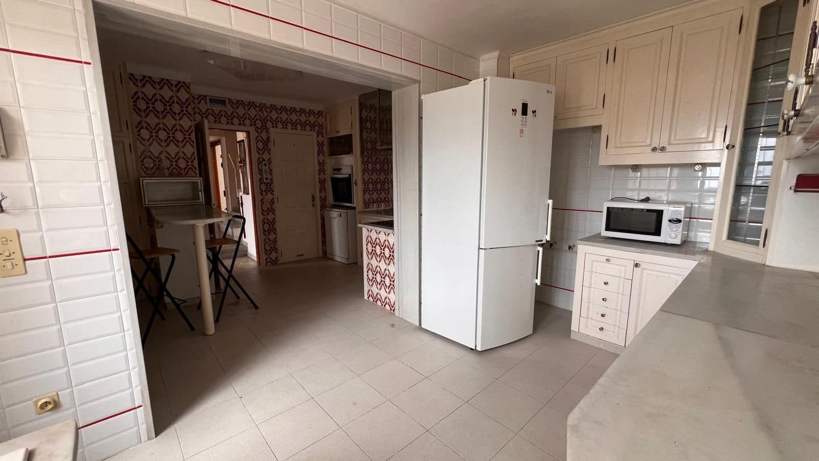 6 bedroom Villa for sale in L'Estartit with garage - € 625,000 (Ref: 9849050)