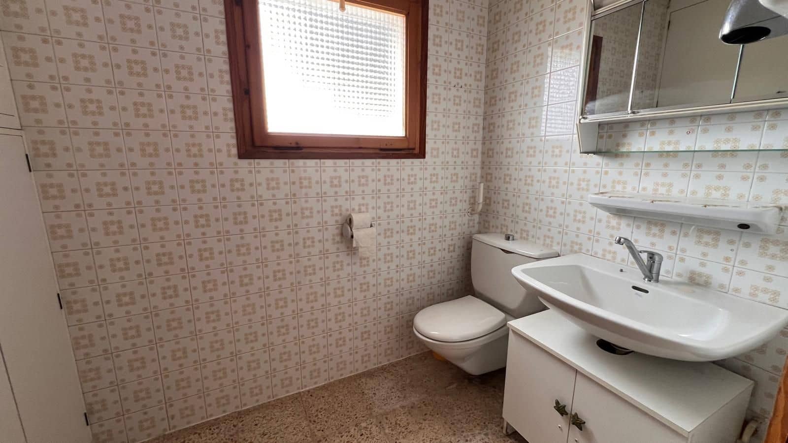 6 bedroom Villa for sale in L'Estartit with garage - € 625,000 (Ref: 9849050)