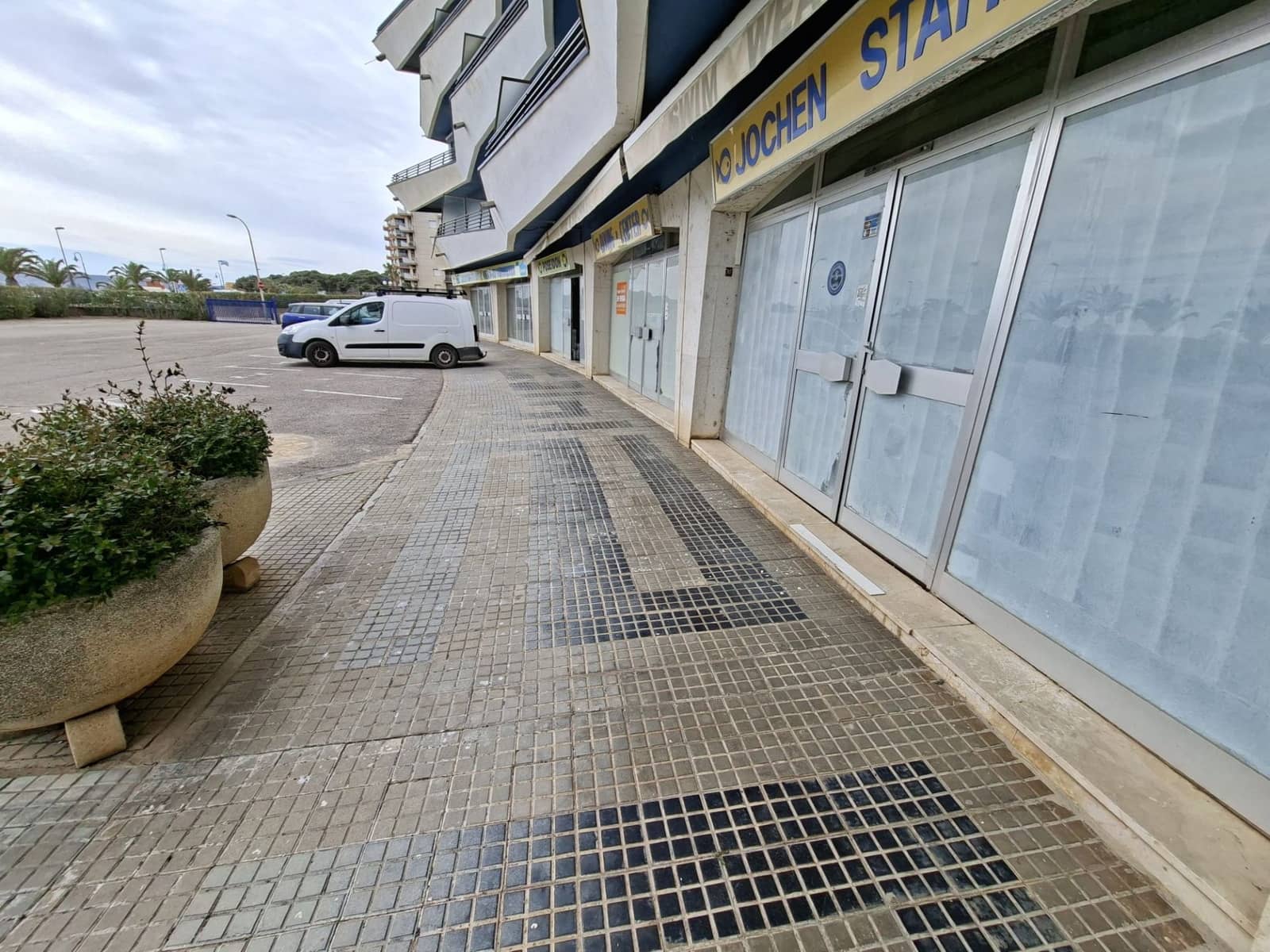 Erhverv til salg i L'Estartit - € 90.000 (Ref: 9954705)