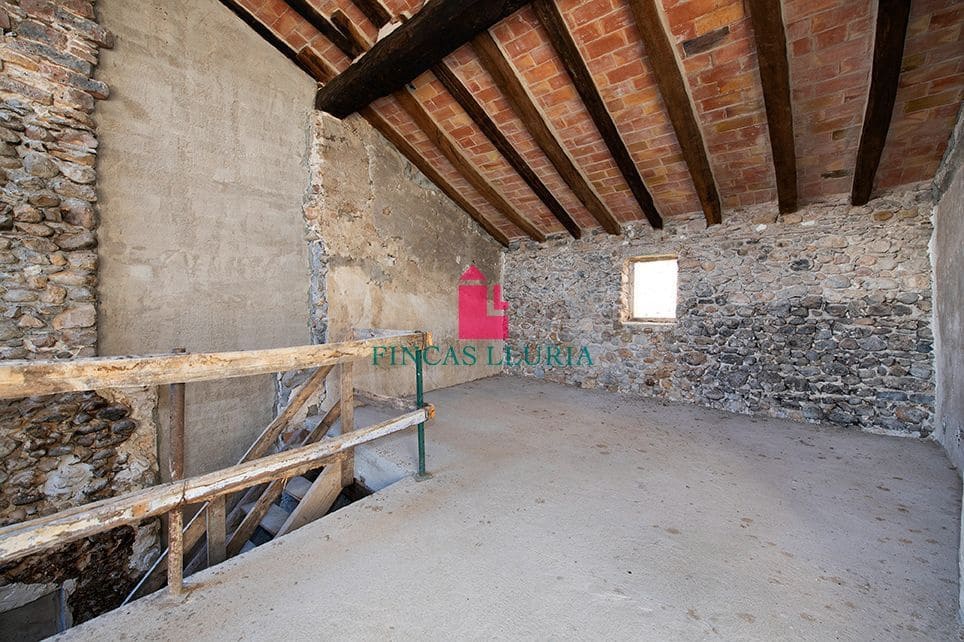 4 Zimmer Villa zu verkaufen in Crespia - 140.000 € (Ref: 9978191)