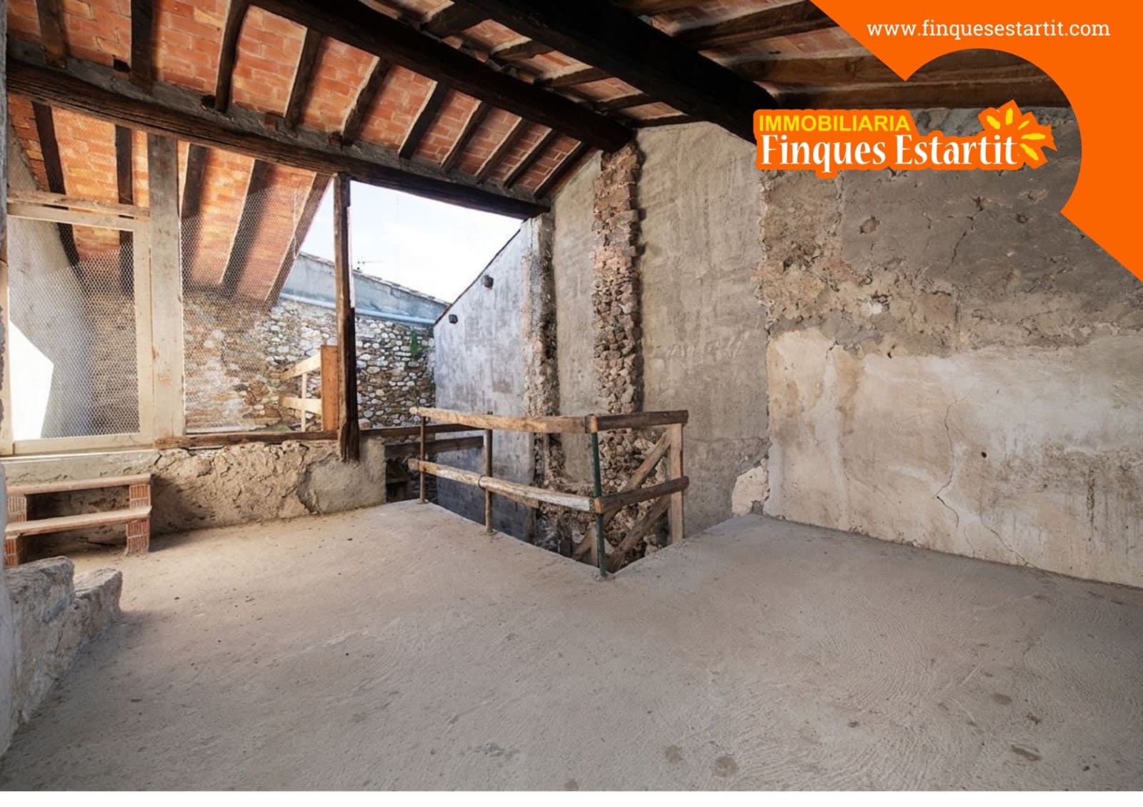 4 slaapkamer Villa te koop in Crespia - € 140.000 (Ref: 9978191)