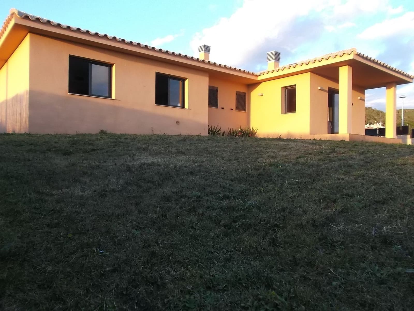 Chalet de 3 habitaciones en L'Estartit en venta con garaje - 470.000 € (Ref: 9998115)