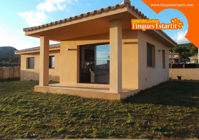 3 soveværelse Villa til salg i L'Estartit, Torroella de Montgrí med garage - € 470.000 (Ref: 9998115)