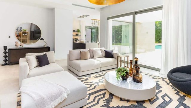 4 quarto Moradia para venda em El Paraiso, Estepona com piscina garagem - 2 440 000 € (Ref: 10115420)