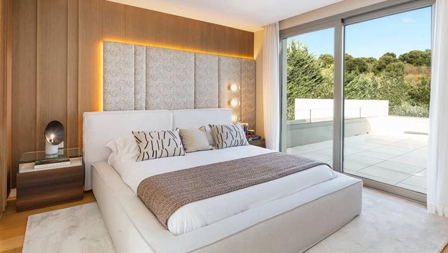 4 quarto Moradia para venda em El Paraiso, Estepona com piscina garagem - 2 440 000 € (Ref: 10115420)