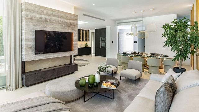 4 quarto Moradia para venda em El Paraiso, Estepona com piscina garagem - 2 440 000 € (Ref: 10115420)