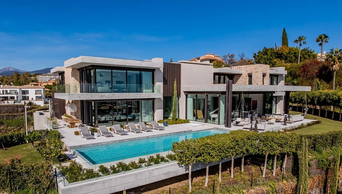 8 soverom Villa til salgs i Benahavis med svømmebasseng garasje - € 18 650 000 (Ref: 10149351)