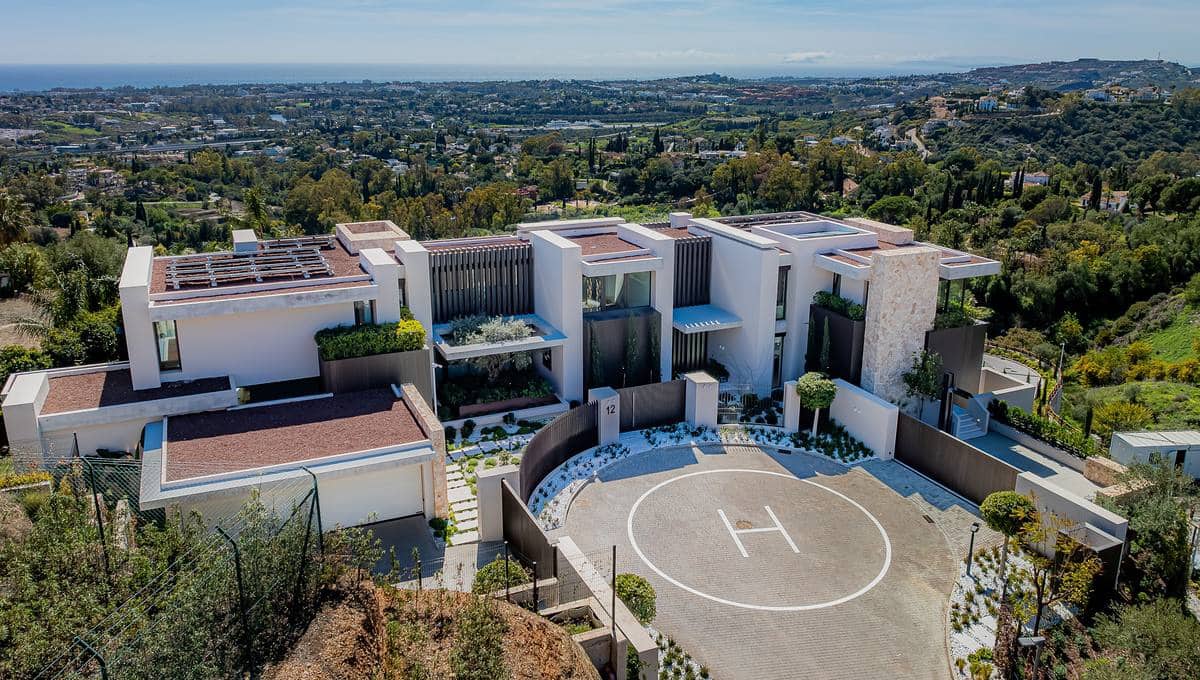 8 soverom Villa til salgs i Benahavis med svømmebasseng garasje - € 18 650 000 (Ref: 10149351)