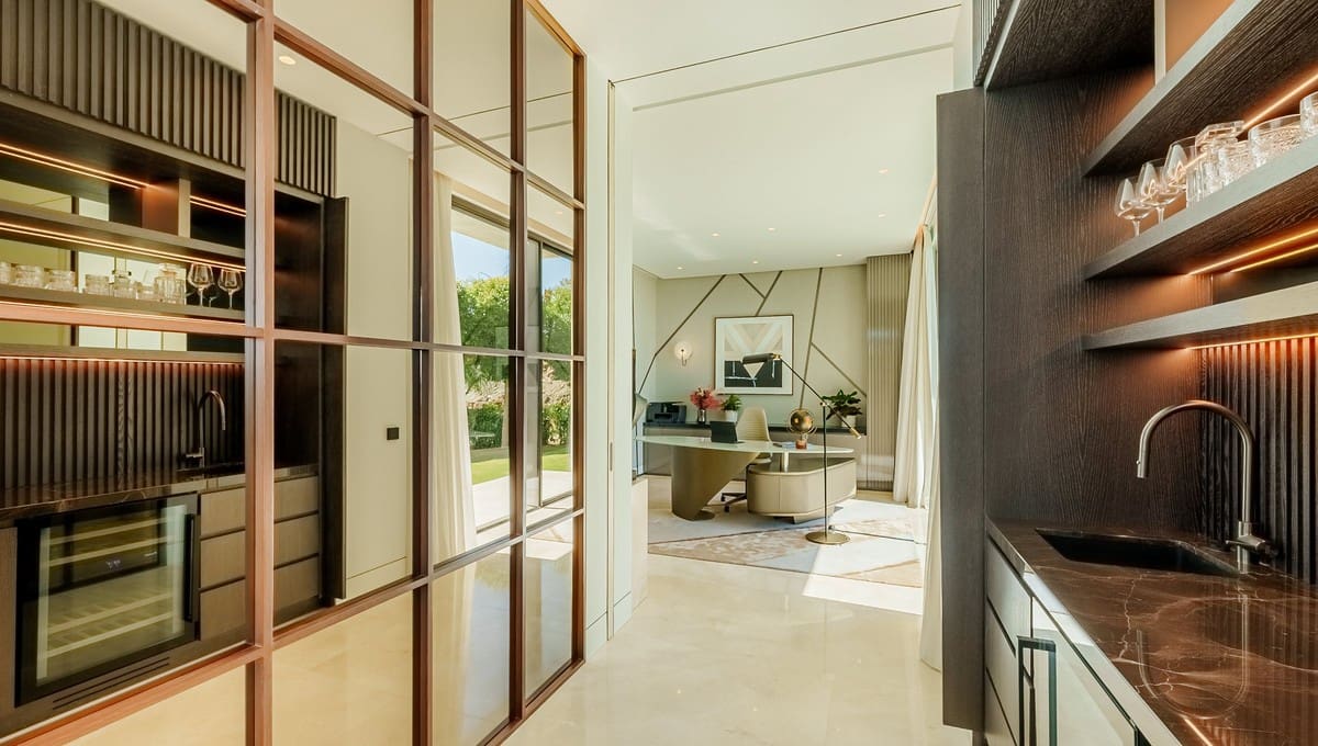8 soverom Villa til salgs i Benahavis med svømmebasseng garasje - € 18 650 000 (Ref: 10149351)