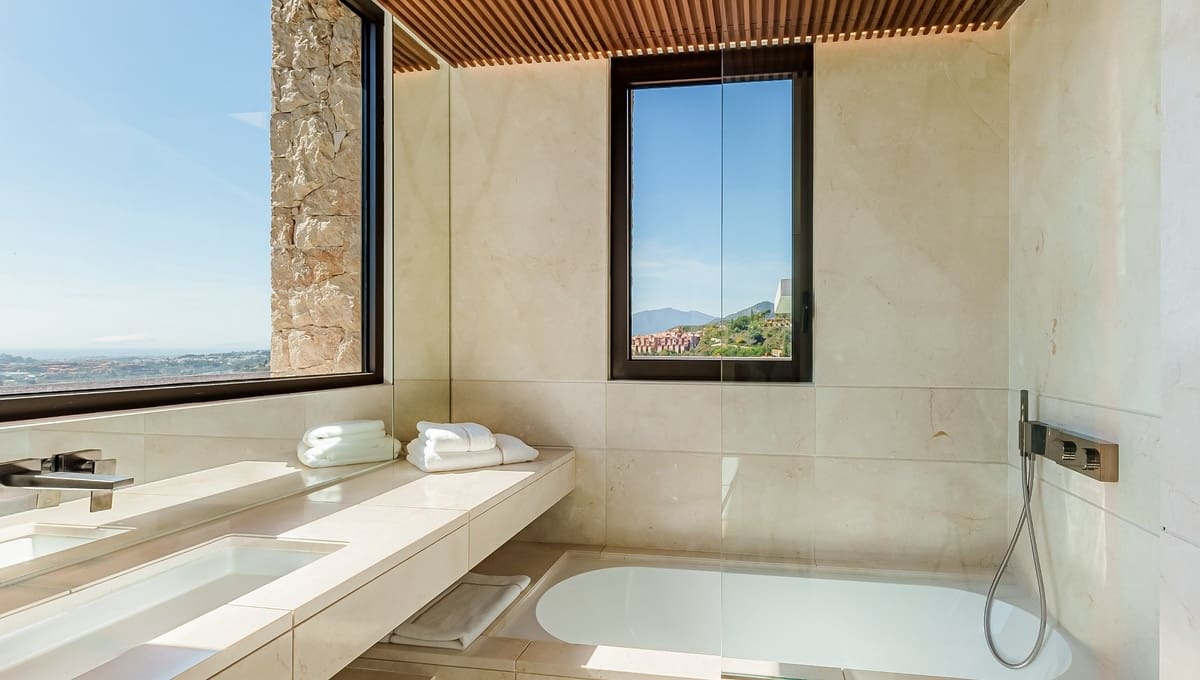 8 soverom Villa til salgs i Benahavis med svømmebasseng garasje - € 18 650 000 (Ref: 10149351)