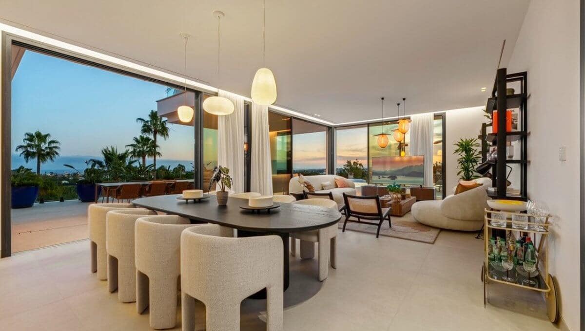 5 bedroom Villa for sale in Benahavis with pool garage - € 5,195,000 (Ref: 10149354)