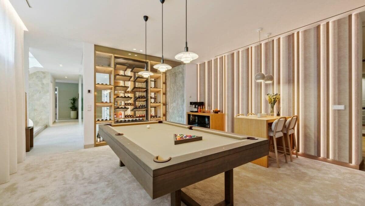 5 bedroom Villa for sale in Benahavis with pool garage - € 5,195,000 (Ref: 10149354)
