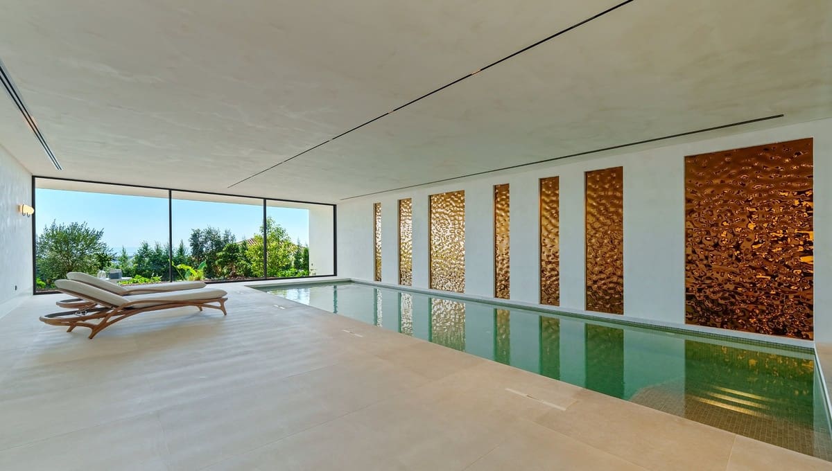 8 soverom Villa til salgs i Benahavis med svømmebasseng garasje - € 19 880 000 (Ref: 10149356)