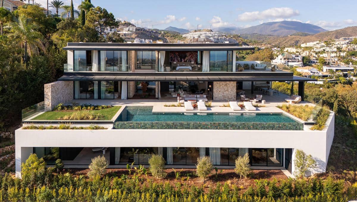 8 soverom Villa til salgs i Benahavis med svømmebasseng garasje - € 19 880 000 (Ref: 10149356)