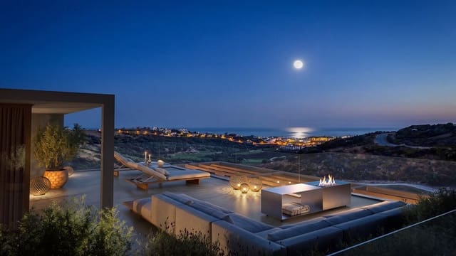 Chalet de 3 habitaciones en Valle Romano Golf, Estepona en venta con piscina garaje - 1.620.000 € (Ref: 10158018)
