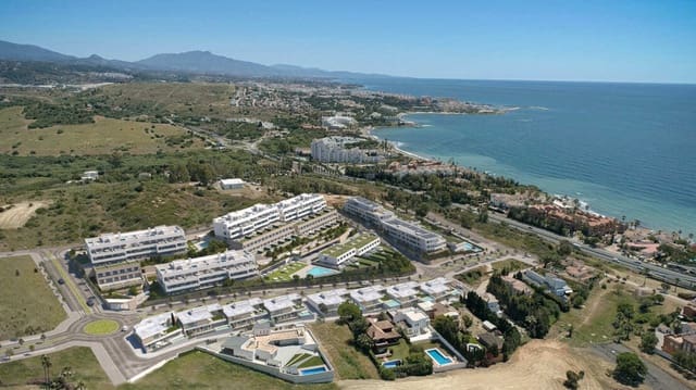 4 makuuhuone Huvila myytävänä paikassa Valle Romano Golf, Estepona mukana uima-altaan 
autotalli - 1 625 000 € (Ref: 10170358)