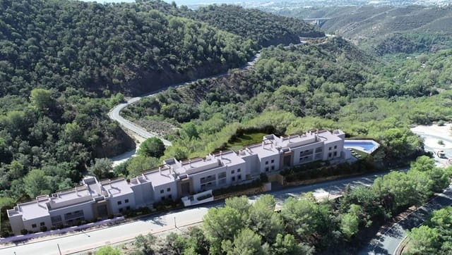 3 bedroom Apartment for sale in Marbella - € 580,000 (Ref: 8879041)