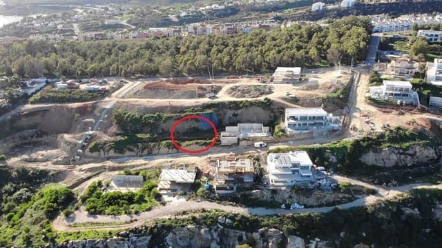 Building Plot for sale in La Duquesa / Puerto de la Duquesa, Manilva - € 460,000 (Ref: 8945894)