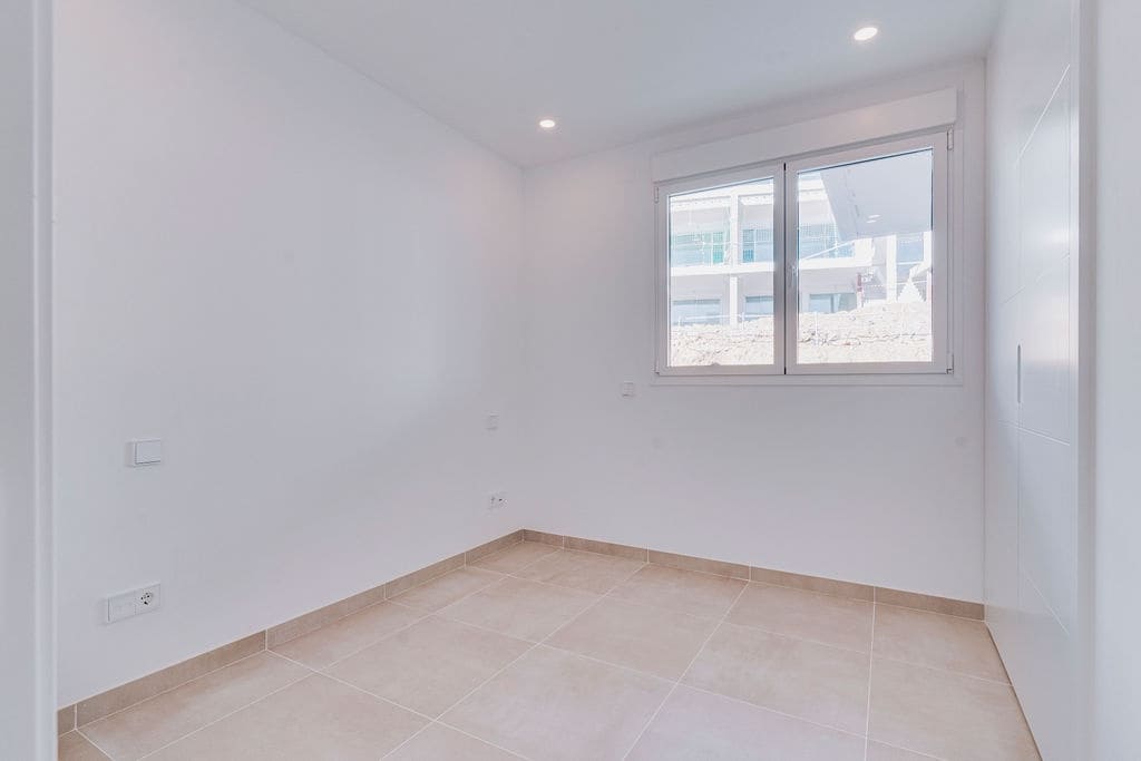 2 bedroom Apartment for sale in La Alcaidesa with pool - € 525,000 (Ref: 9017352)