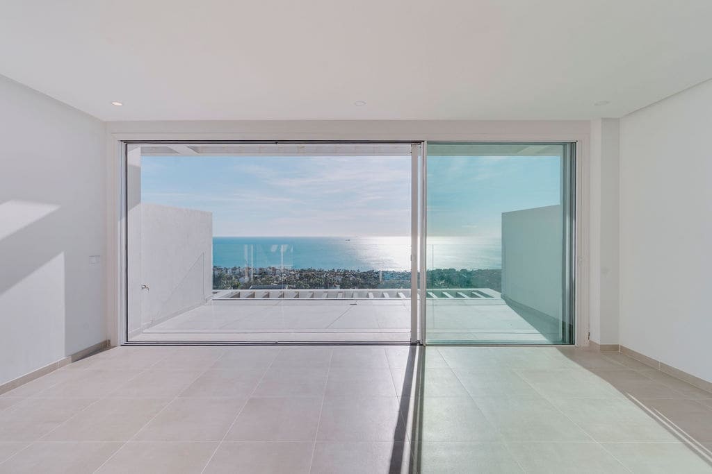 2 bedroom Apartment for sale in La Alcaidesa with pool - € 525,000 (Ref: 9017352)