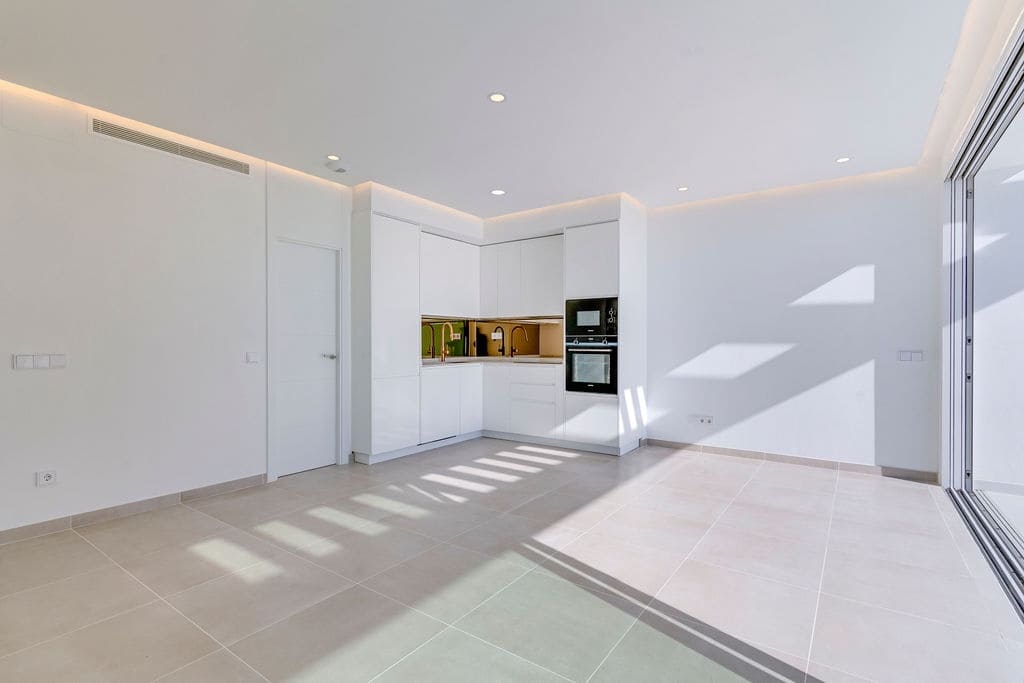 2 bedroom Apartment for sale in La Alcaidesa with pool - € 525,000 (Ref: 9017352)