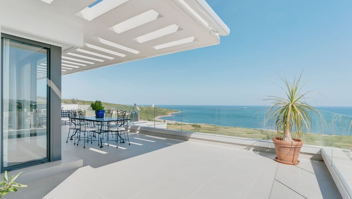 3 sypialnia Apartament na sprzedaż w La Alcaidesa z basenem - 1 500 000 € (Ref: 9064750)