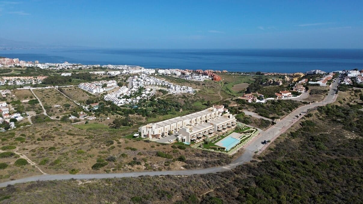 3 soveværelse Byhus til salg i Manilva med swimmingpool - € 545.000 (Ref: 9110855)