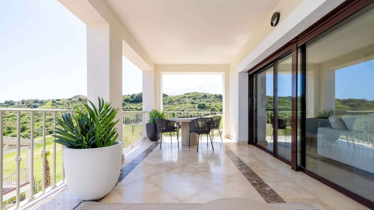 Casa de 3 habitaciones en Estepona en venta con piscina - 470.250 € (Ref: 9110857)