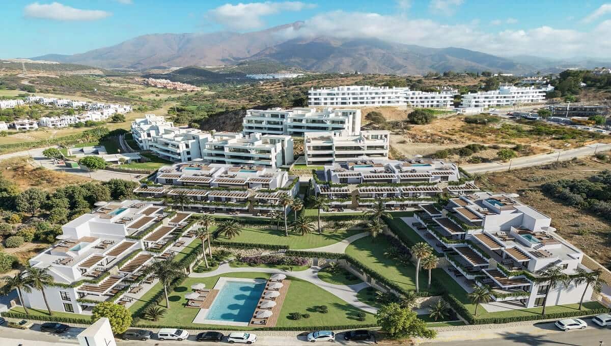 Apartamento de 4 habitaciones en Estepona en venta con piscina - 773.000 € (Ref: 9113939)