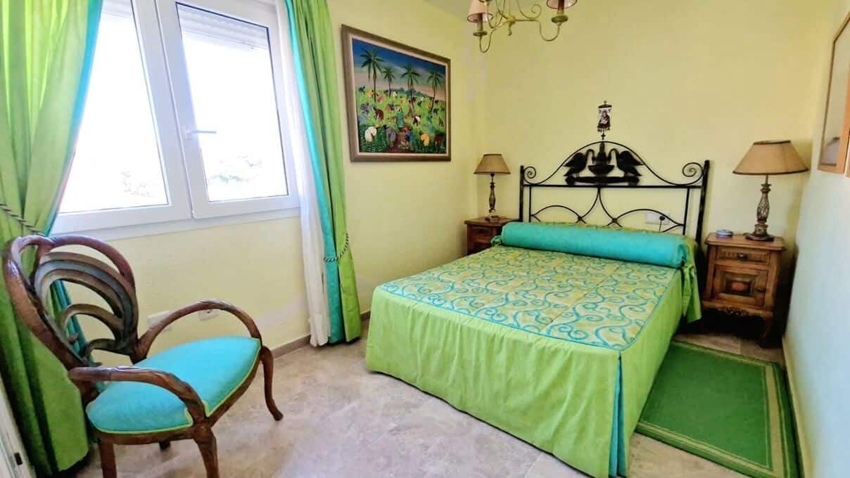 4 soverom Hus til salgs i Manilva med svømmebasseng - € 460 000 (Ref: 9186570)